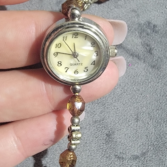 Quartz Watch - Picture 2 of 5